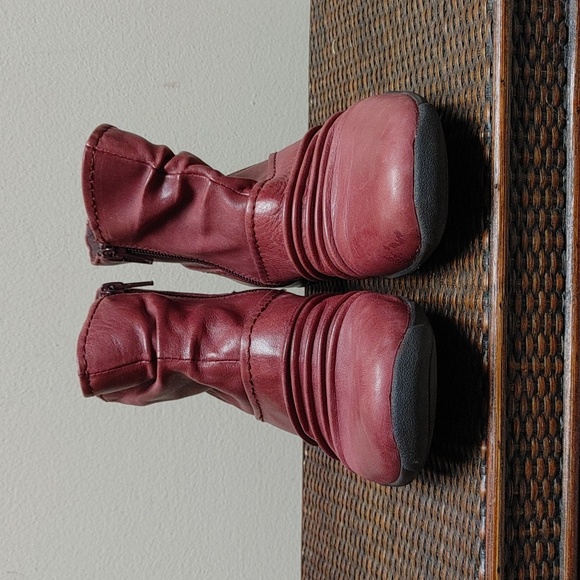 Clarks Artisan Ankle Boots Wine Color Size 6 - Picture 2 of 14